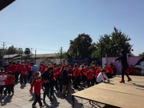 Con baile entretenido comenzamos el Mes de la Convivencia Escolar. image 13